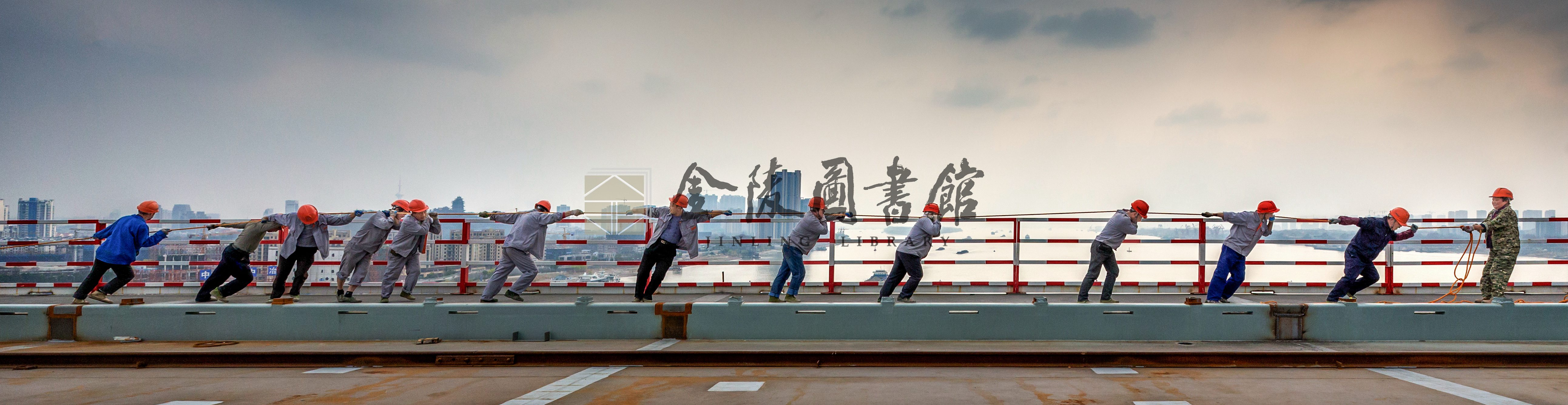 2018年3月17日，北岸侧架桥机。薛晓红摄